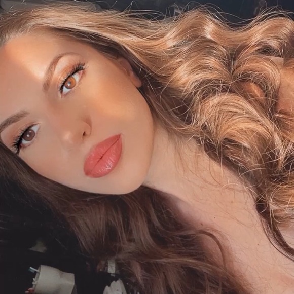 Meet your Posher, Ana - Picture 1 of 1